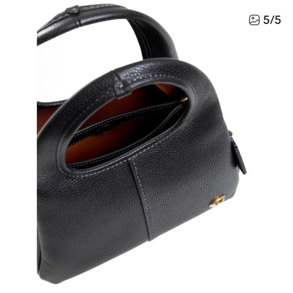 Elegant Black Leather Handbag